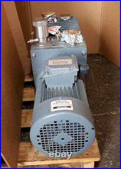 Alcatel/adixen 2033 C1 ROTARY VANE VACUUM PUMP