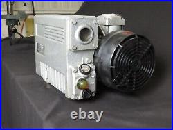 Busch R5 Vacuum Pump RA0040F503 UM100 0,1hPA 230/460VAC