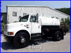 International 4700 Vacuum Porta Potty John Septic Tank Pump Pumper Truck