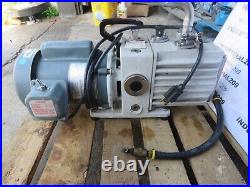LEYBOLD TRIVAC VACUUM PUMP D4A with MOTOR USED