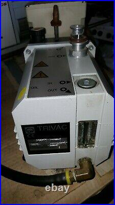 LEYBOLD VACUUM D5E T1-31111147 TRIVAC VACUUM PUMP With HANNING MOTOR