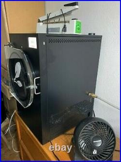 MEDIUM BLACK HARVEST RIGHT FREEZE DRYER With PUMP AND SEALER