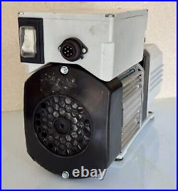 Oerlikon Leybold TRIVAC D 2,5 E Vacuum Pump 140009 E2 115 V 60 Hz