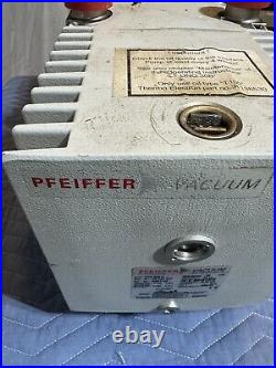 Pfeiffer D-35614 Asslar Vacuum Emmeliusstrasse 33 Model UN0 030 B Vacuum Pump
