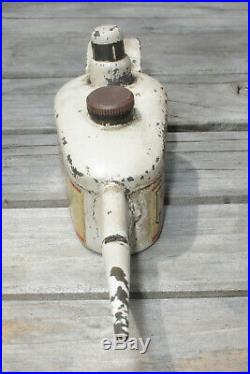 Rare Mobil Vacuum Pump Action Handy Oil Can