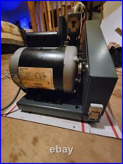 Sergeant Welch duo-seal vacuum pump 1405 Rotory Vane Chemistry Distillation Lab