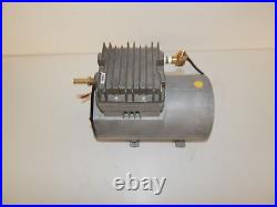 Thomas Industries Model 807ce75 Compressor / Vacuum Pump (dzh46)