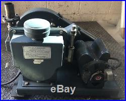 Welch Duo-seal Vacuum Pump 1397 Rotary Vane Laboratory Industrial