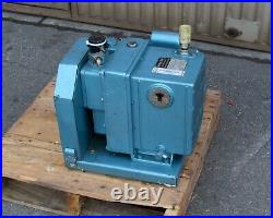 Welch Duoseal 1376 Vacuum Pump 1 HP, 1725 RPM, 115/230 V, 1 PH